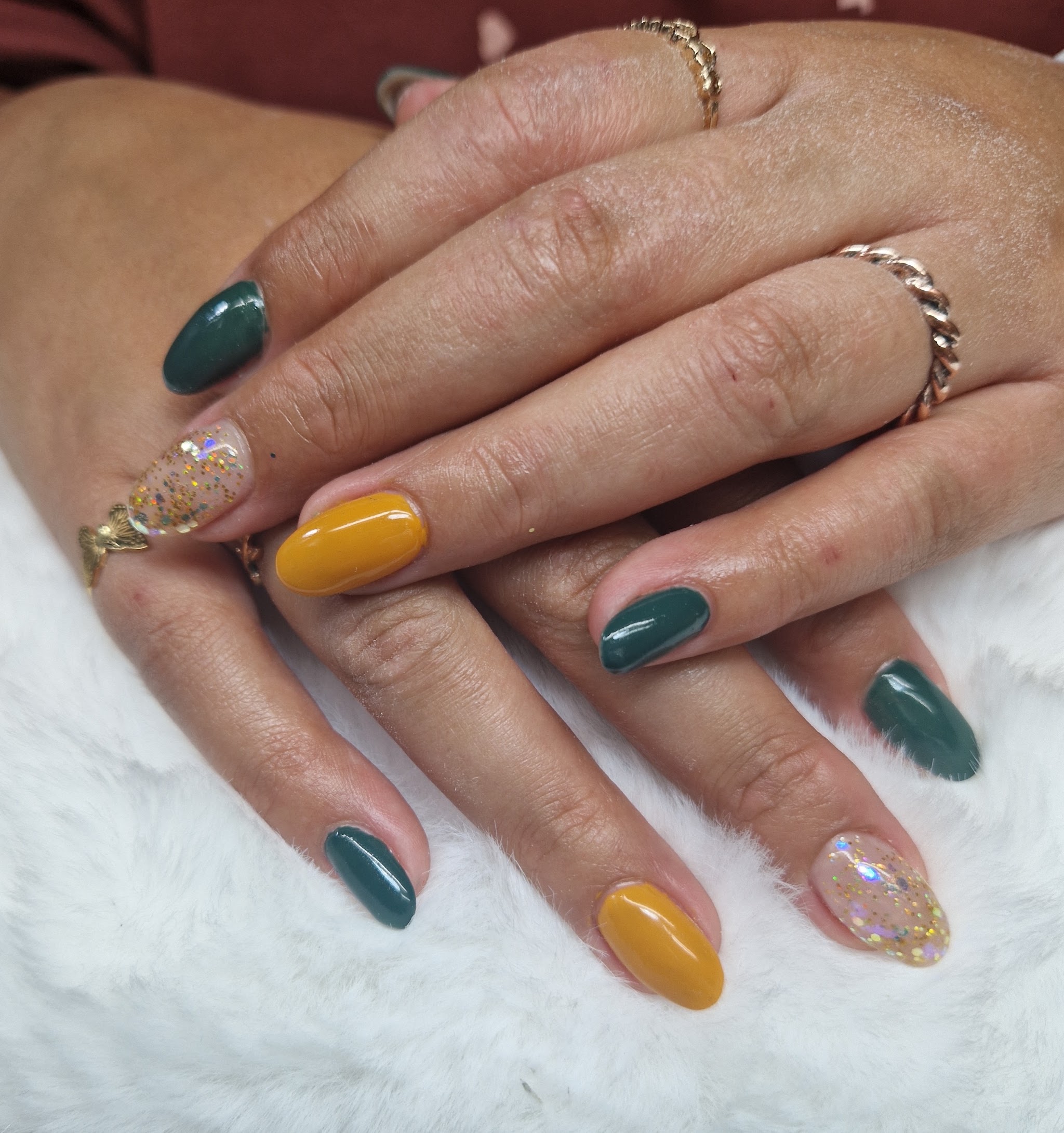 Donkergroene en mosterdgele set met glitteraccenten